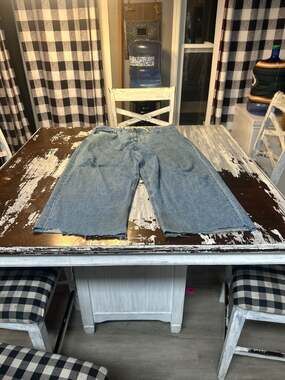 Empyre Loose Fit Light Wash Denim Jorts Size 36